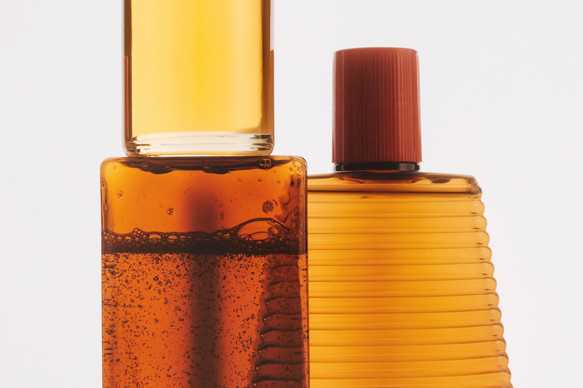 Overwhelmed by Your Perfume Collection? Try the Fragrance Tray Method - 123