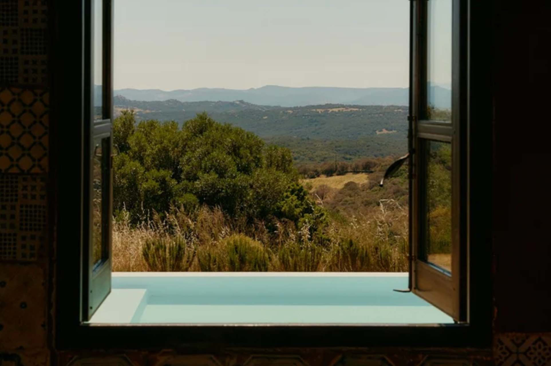 Isola by Daniel Farò | Atmospheric Fragrances: A portal of Connection | Nectar Atelier